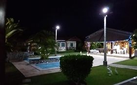 Chalé em um privê tranquilo e agradável!!!!